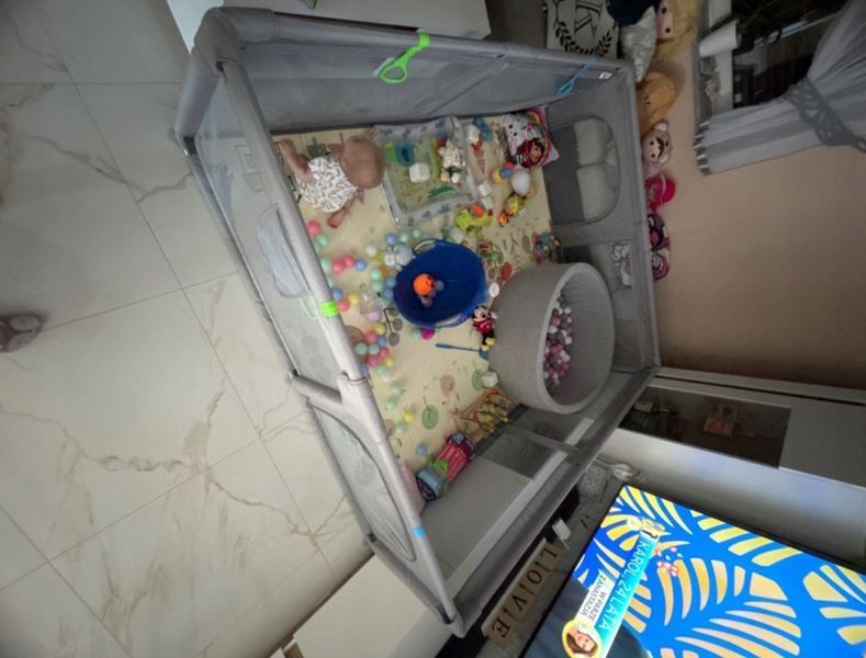 Дитячий манеж XXL 180х200 см з чотирма ручками для дітей і 50 різнокольоровими м'ячами для гри 5905226111811 фото
