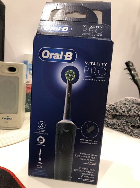 Электрическая зубная щетка Oral-B Vitality Pro D103 D103 фото