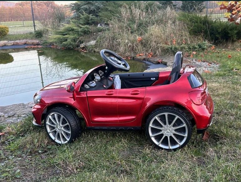 Дитячий автомобіль Mercedes GLA45 Автомобіль на акумуляторі, колеса EVA, шкіра, пульт дистанційного керування Mercedes GLA45 фото