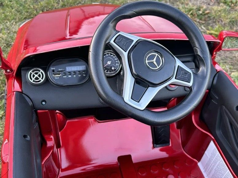 Дитячий автомобіль Mercedes GLA45 Автомобіль на акумуляторі, колеса EVA, шкіра, пульт дистанційного керування Mercedes GLA45 фото
