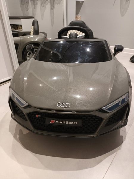 Автомобіль дитячий на радіокеруванні Audi R8 Sport G сірого кольору R8 Sport G фото