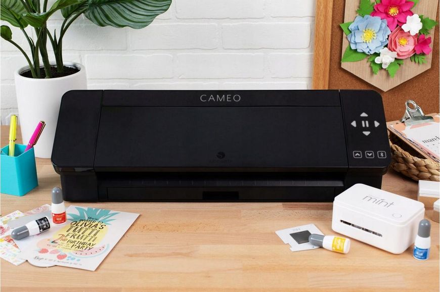 Плоттер Silhouette Cameo 4 black SILH-CAMEO-4-BLK-5T чорний SILH-CAMEO-4-BLK-5T фото