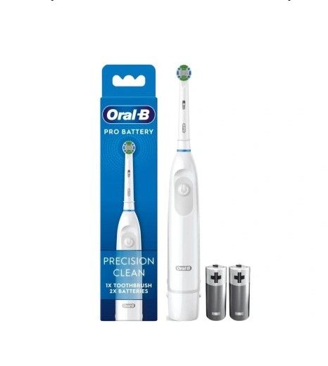 Электрическая зубная щетка Oral-B белая 3750 фото