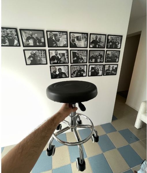 Стул косметический вращающийся на 360&deg; HOKER черный 18320 18320 фото