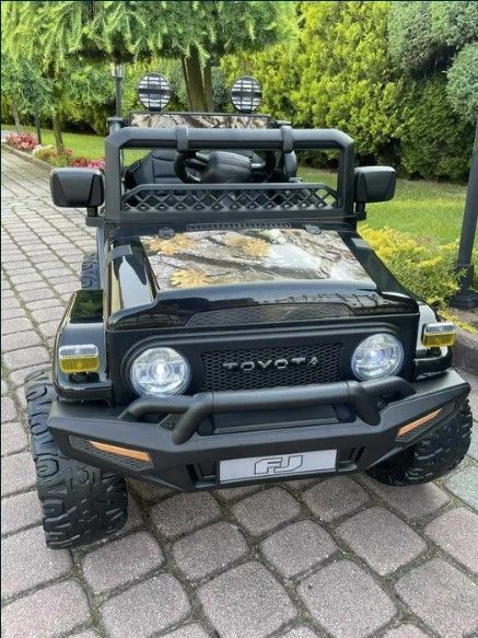 Внедорожник на аккумуляторе Toyota FJ Cruiser 4x4 с пультом управления Toyota FJ фото
